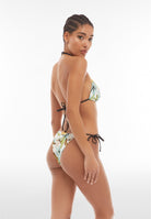 String-Bikinihose mit tropischem Blattmuster - SAND